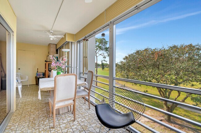 Building Photo - 3871 Via Poinciana