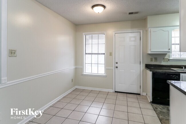 Building Photo - 4458 Shadow Creek St