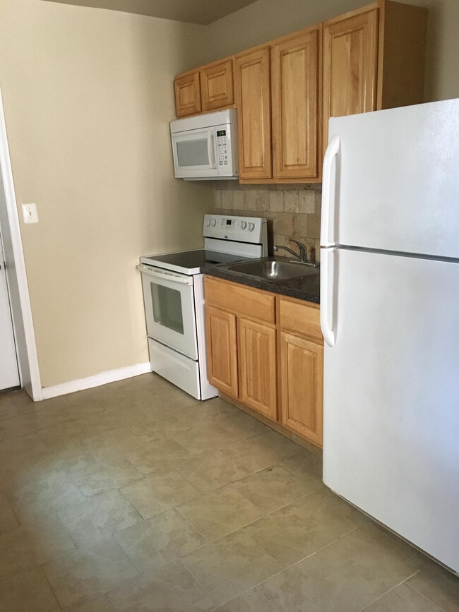 Photo - 19 E Ashmead St House