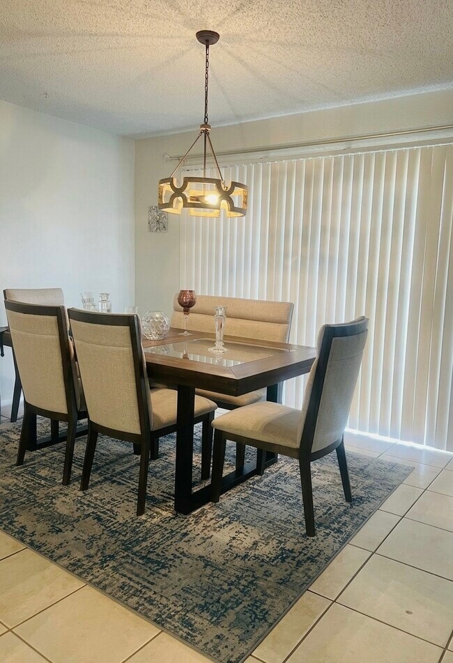 Foto del edificio - 4757 Marbello Blvd