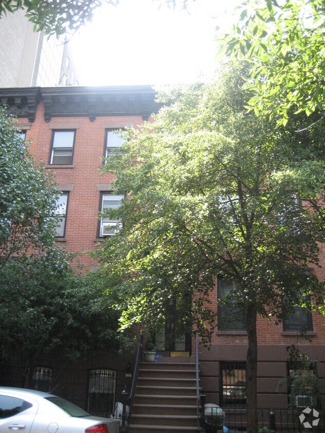 Primary Photo - 118 S Elliott Pl