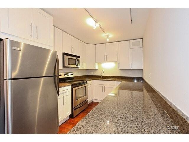 Foto del edificio - 3033 N Sheridan Rd