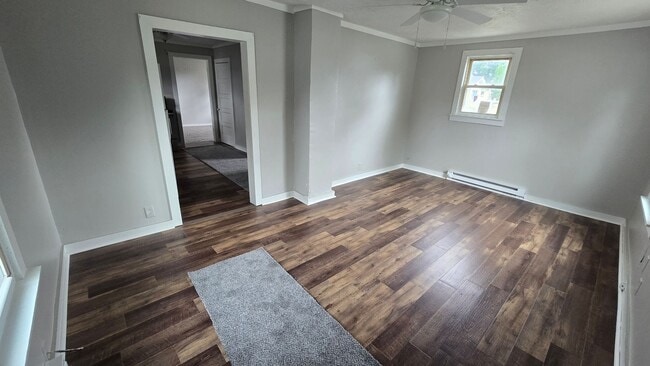 Building Photo - 1 Bed / 1 Bath - Bonus Room! (1st month mo...