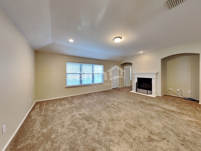 Building Photo - 13321 Evergreen Dr