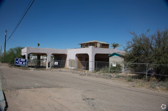 Building Photo - 708 W Gila Bend Hwy