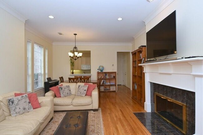 Foto del edificio - 6841 Staffordshire Blvd