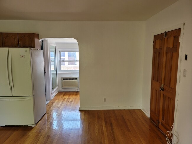 Building Photo - 1178 Astor Ave