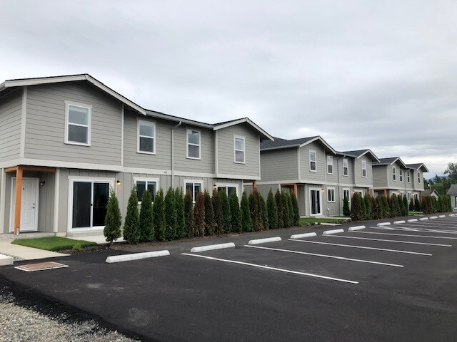 Building Photo - 404 W Front St