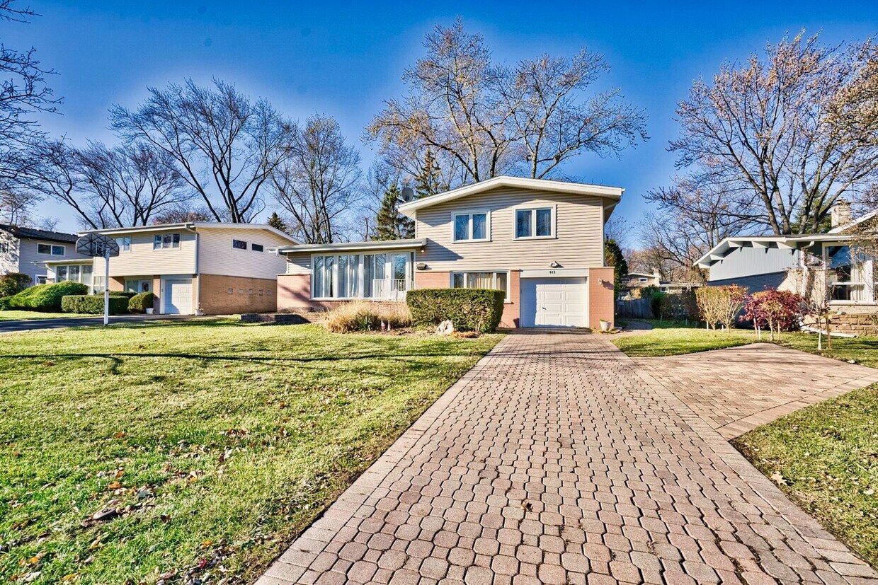Primary Photo - 612 Fairway Dr