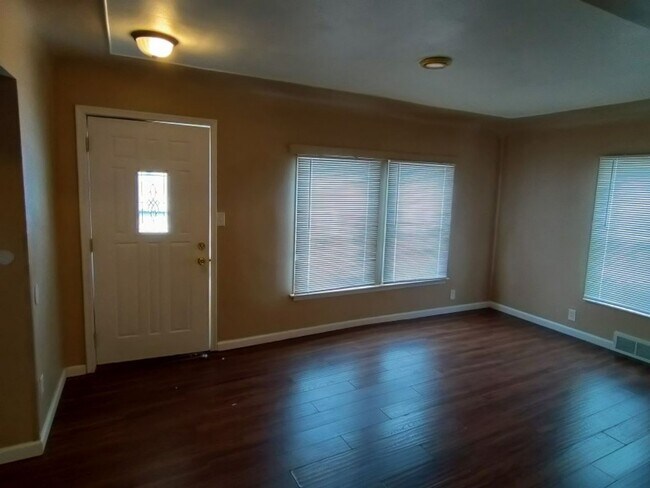 Building Photo - 3 Bedroom bungalow in Warren! $1150/mo