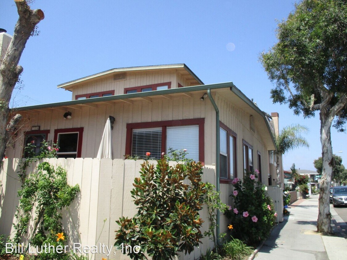 Foto principal - 3 br, 2 bath House - 728 Toulon Court