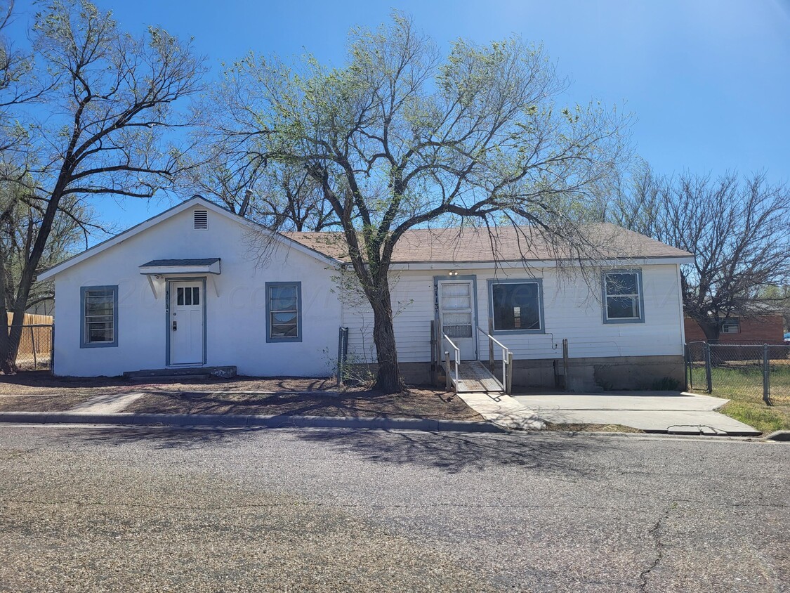 Primary Photo - 3113 NW 1st Ave