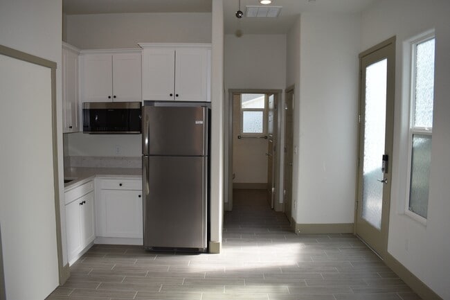 Building Photo - 2463 Valverde Dr