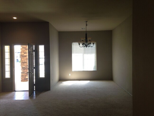Foto del edificio - Beautiful 3BR/2BA Home in City
