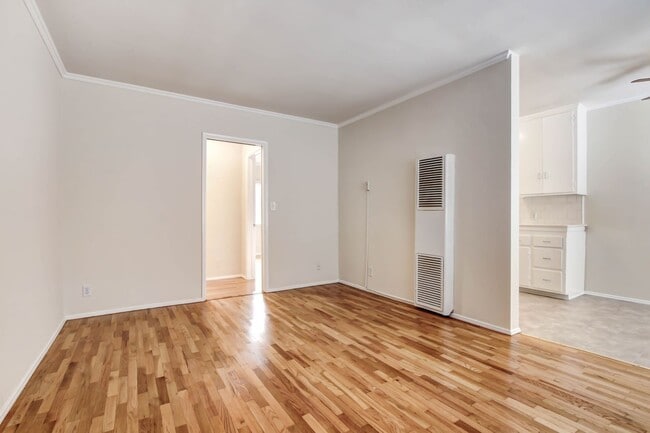 Foto del edificio - 2015-2019 4th Street in Santa Monica - steps to Main St. and the beach!