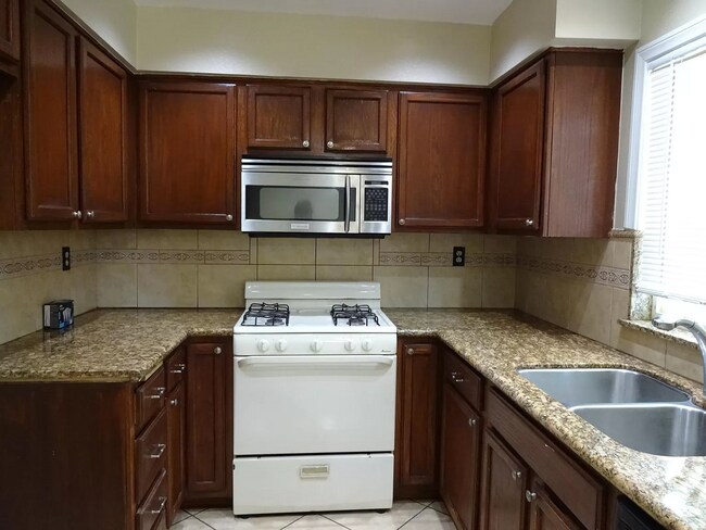 Foto del edificio - 11710 Hunnewell Ave