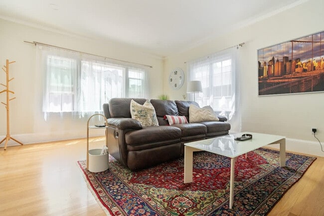 Building Photo - 254 29th St