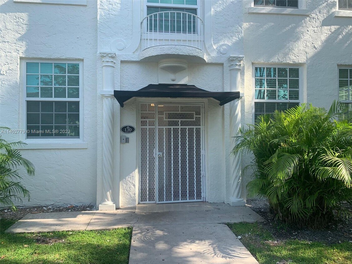 Primary Photo - 130 Antiquera Ave