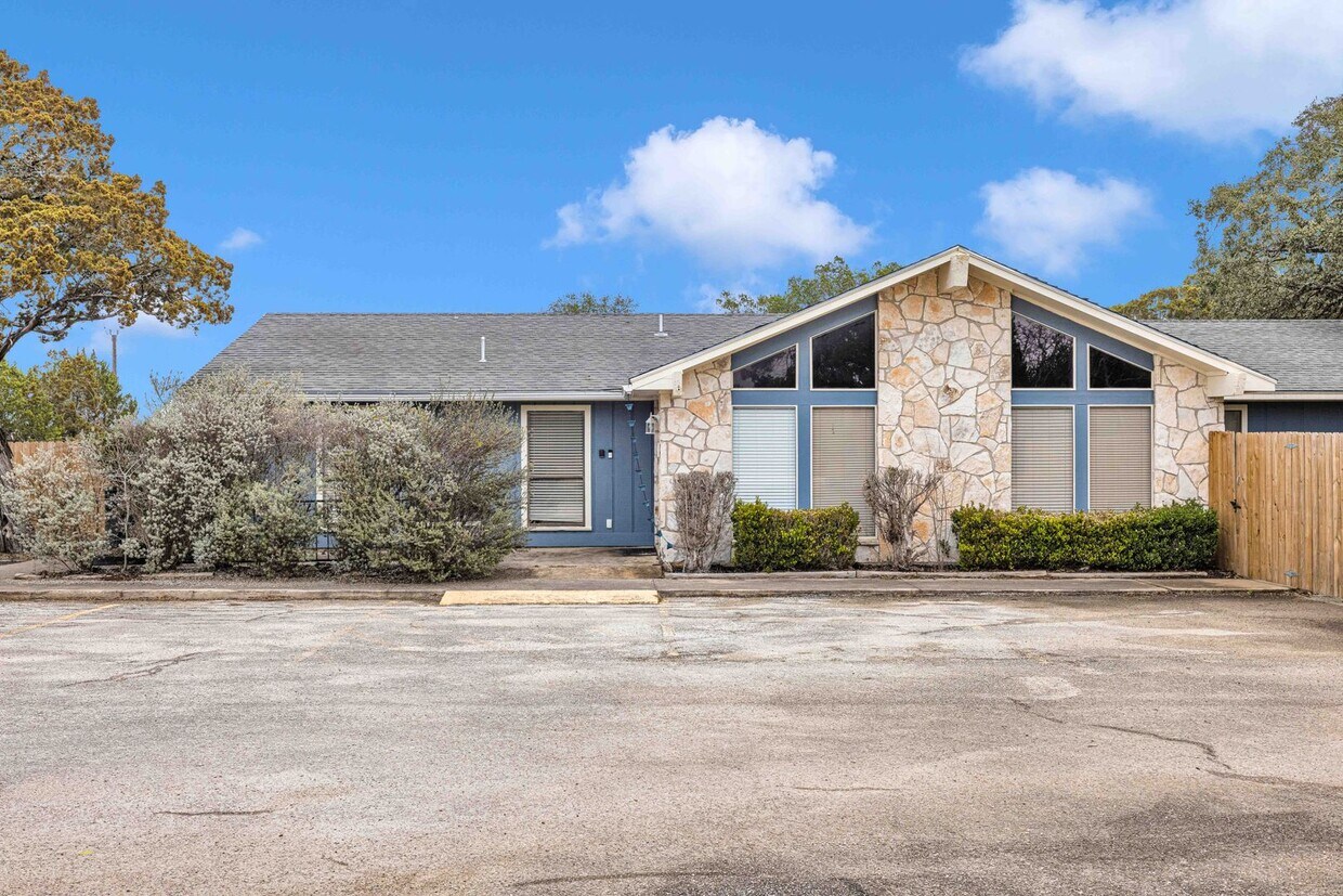 Primary Photo - Unrestricted Charm on Whartons Dock Road: ...