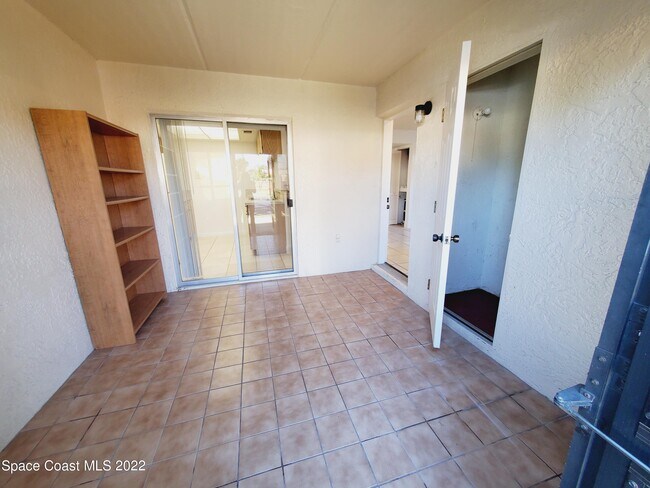 Foto del edificio - 739 Ridge Club Dr