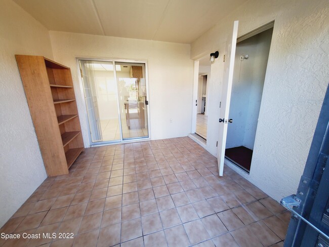 Building Photo - 739 Ridge Club Dr