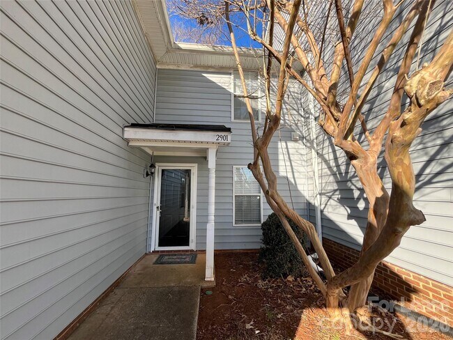 Foto del edificio - 2901 Iron Gate Ln