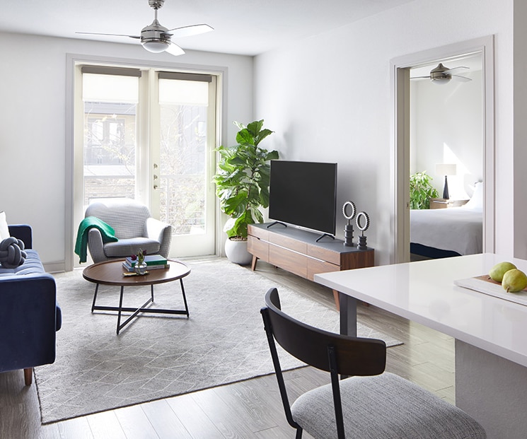 Primary Photo - 1610 E 6th St