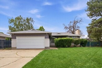 Building Photo - 1545 Merlin Way
