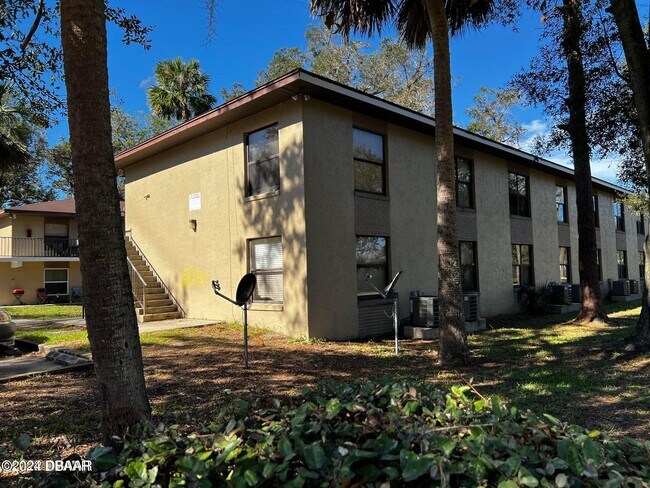 Foto del edificio - 304 Maple St