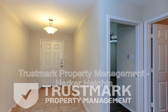 Foto del edificio - 1321 Cozy Creek Dr