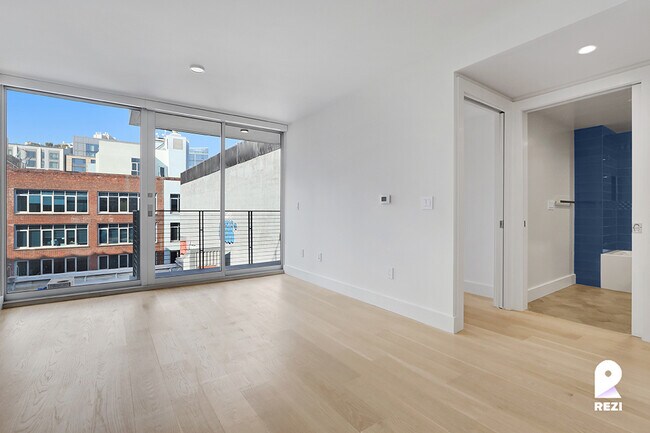 Building Photo - 570 Jessie St