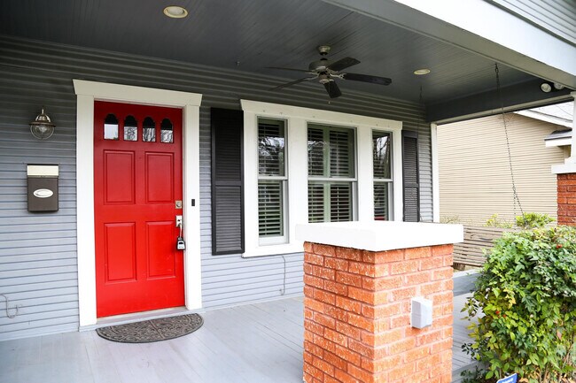 Foto del edificio - ALAMO HEIGHTS CRAFTSMAN COTTAGE