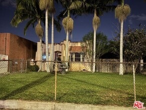 Building Photo - 421 W Arbor Vitae St