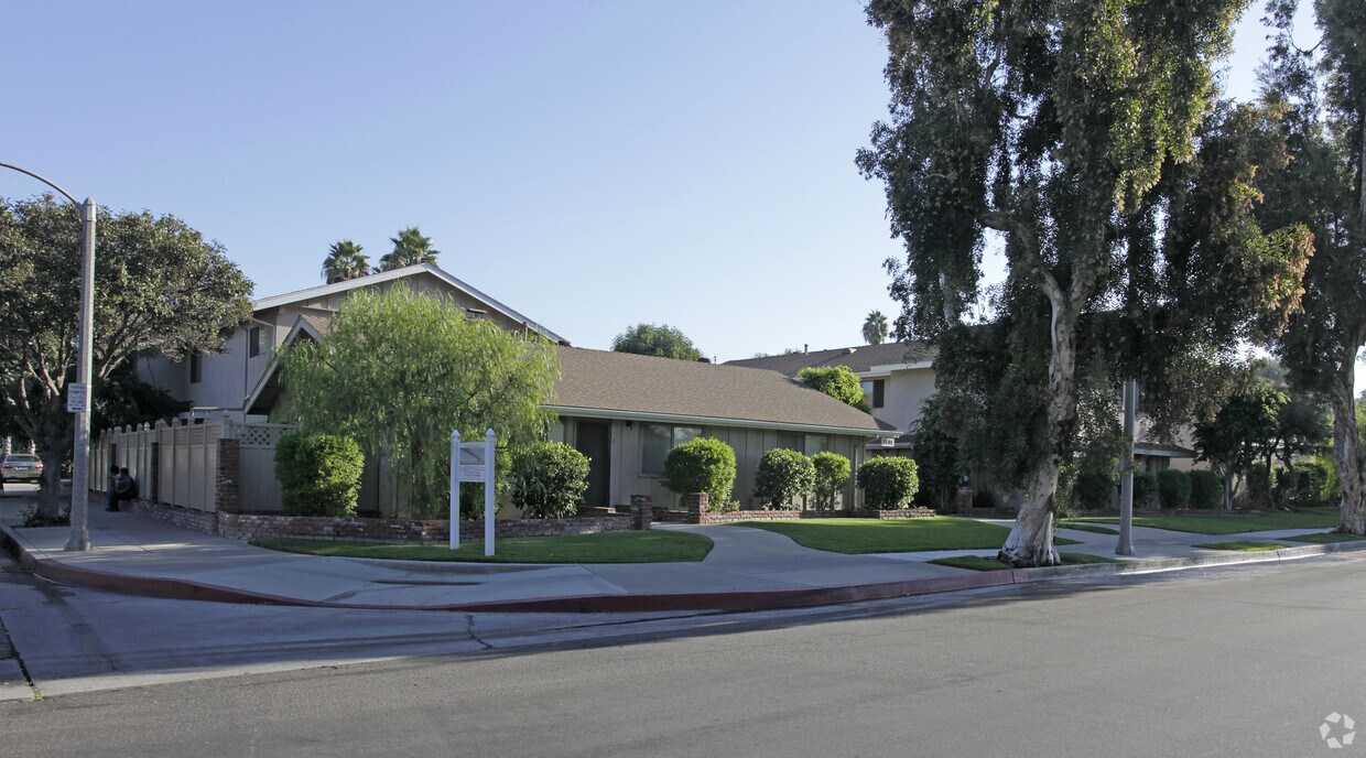 Foto principal - 3101-3105 Quartz Ln