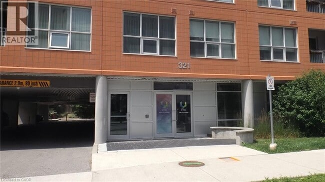 Building Photo - 321 Spruce St