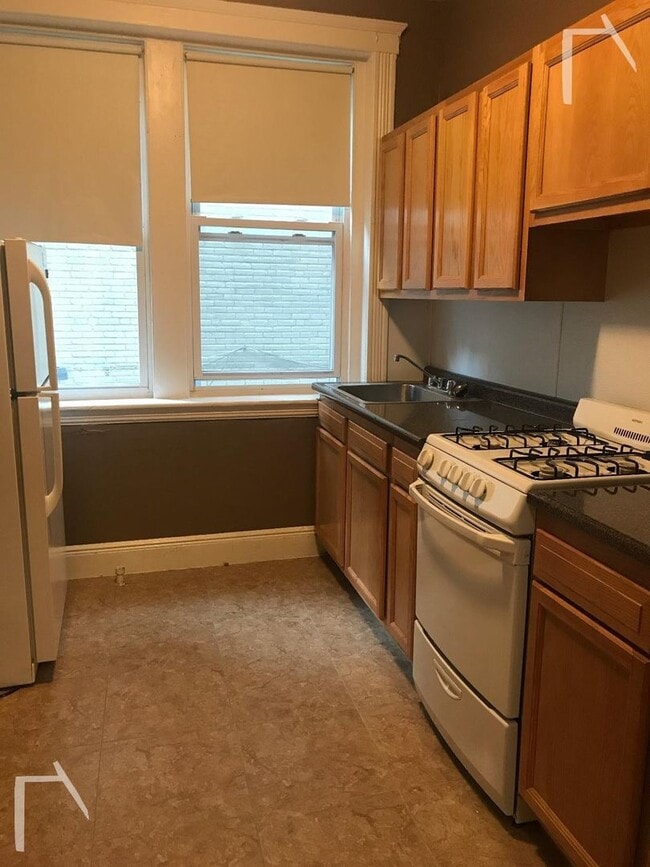 Spacious and Synny 1 bed HW floors, Clevel... - Spacious and Synny 1 bed HW floors, Clevel... House