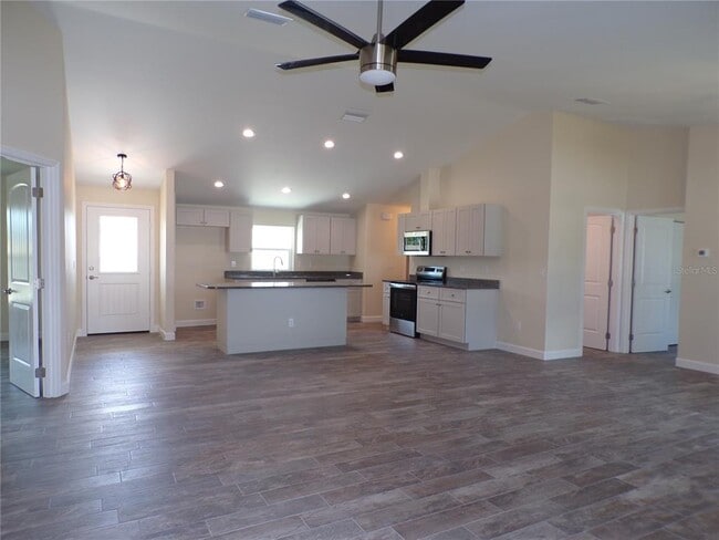 Foto del edificio - 3112 Pinetree St