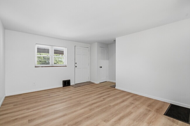 Foto del edificio - 8106 Westmoreland Ave