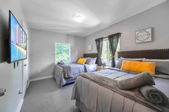 Foto del edificio - 435 NE 69th St