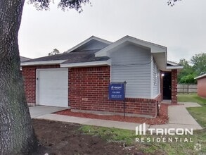 Building Photo - 3139 Boynton Dr