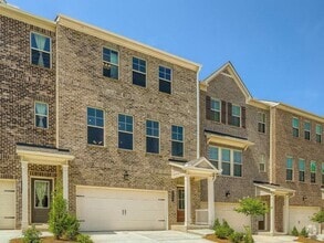 Building Photo - 3537 Hidden Valley Cir