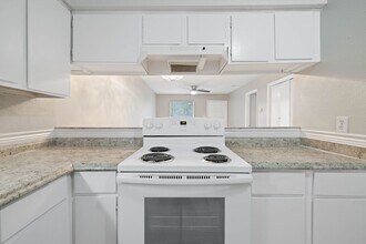 Building Photo - 806 Judy Dr