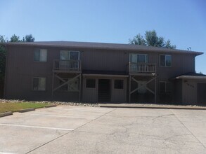Building Photo - 1658 Bramble Pl