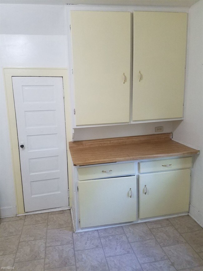 Building Photo - 2 br, 1 bath Apartment - 524 E Dale Ave Apt 2