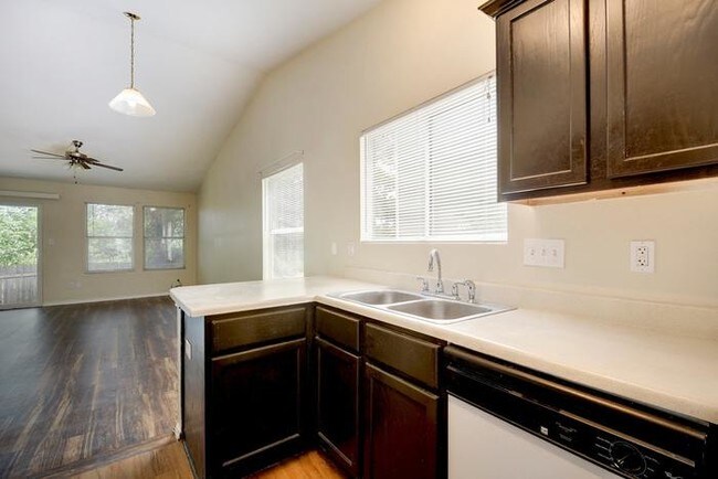 Building Photo - Spacious Austin Colony Home