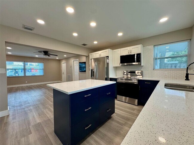 Foto del edificio - 1871 NW 31st Ave