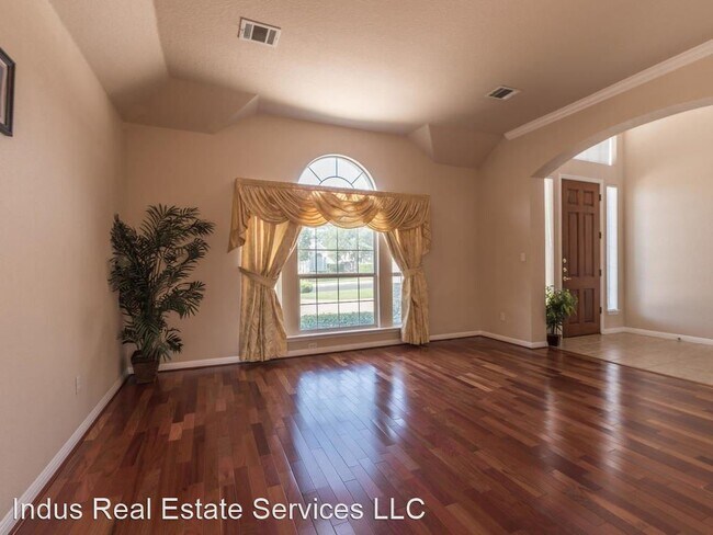 Building Photo - 5 br, 4 bath House - 9204 Cessna Ln