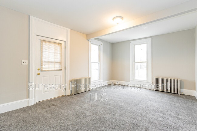 Foto del edificio - 238 N Main St