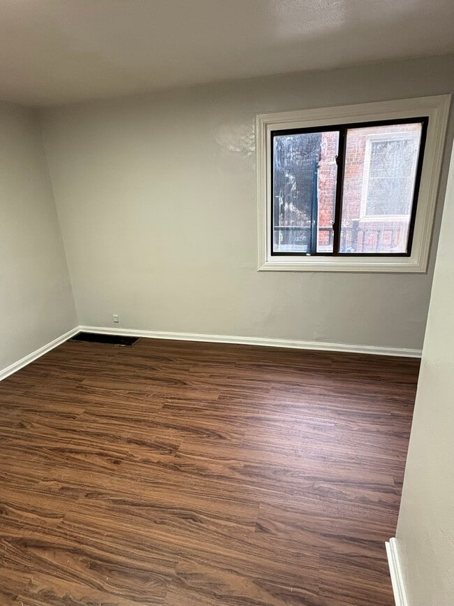 Foto del edificio - 13322 Madison Ave