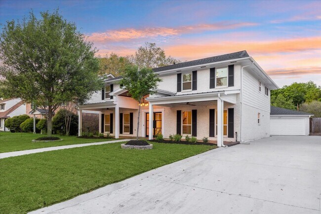 Foto del edificio - 4810 Bayou Vista Dr